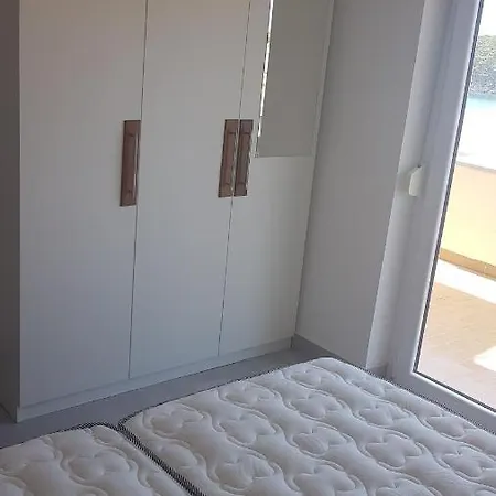 Apartment Ivanica Palit