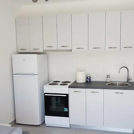 アパート Ivanica *